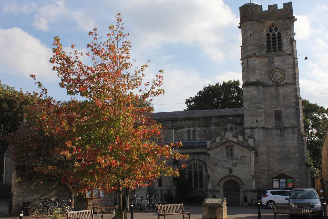 Bed and Breakfast Moon House Witney Exterior foto
